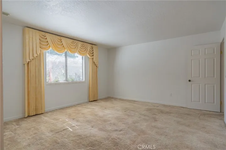 2115 S 11th Street, Los Banos, California 93635
