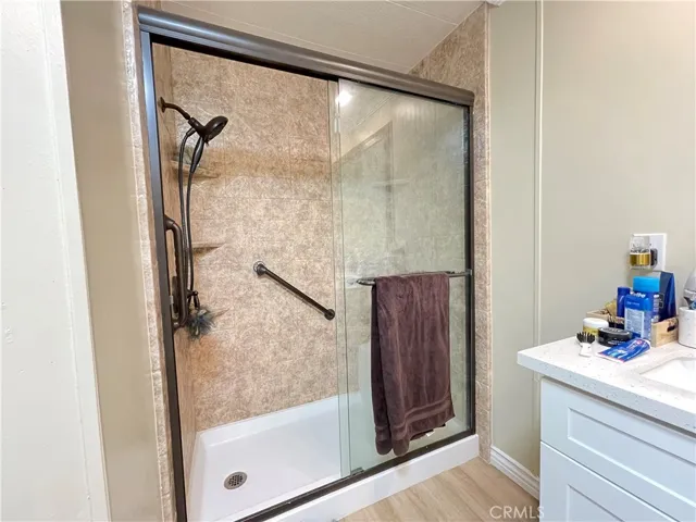 MAIN SHOWER