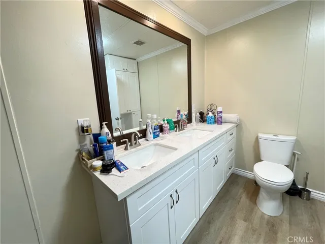 MAIN BATHROOM DUAL VANITY