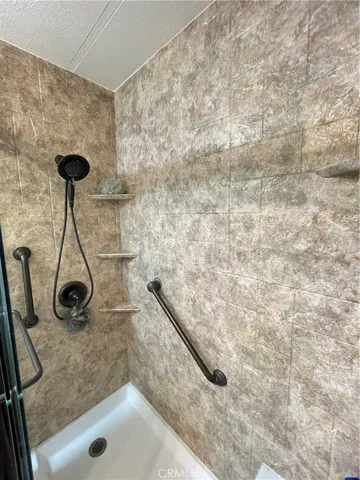 MAIN SHOWER