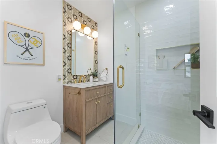 5334 S Hillcrest Drive, Los Angeles, California 90043