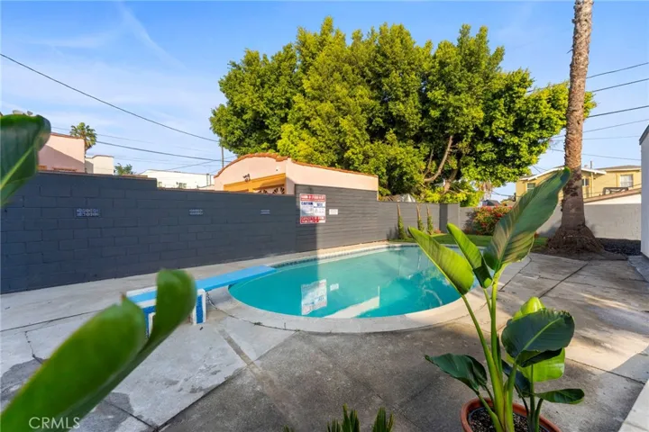 5334 S Hillcrest Drive, Los Angeles, California 90043