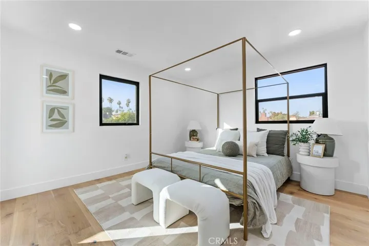 5334 S Hillcrest Drive, Los Angeles, California 90043