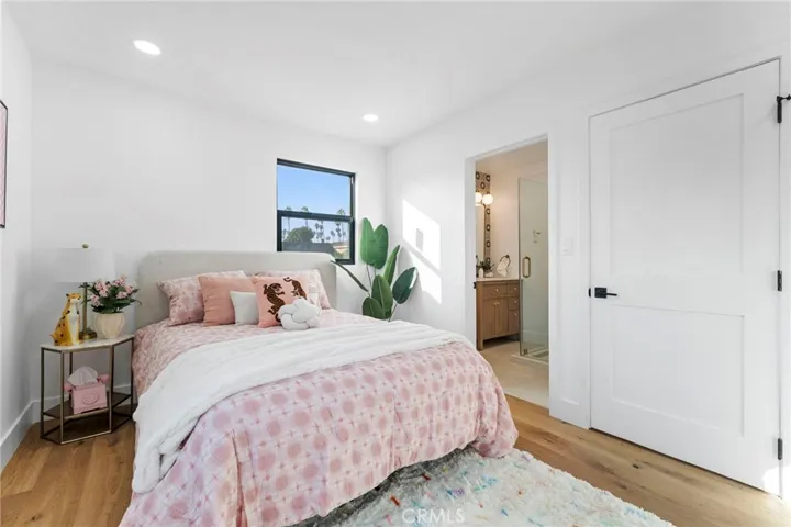 5334 S Hillcrest Drive, Los Angeles, California 90043