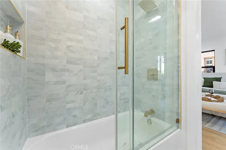 5334 S Hillcrest Drive, Los Angeles, California 90043