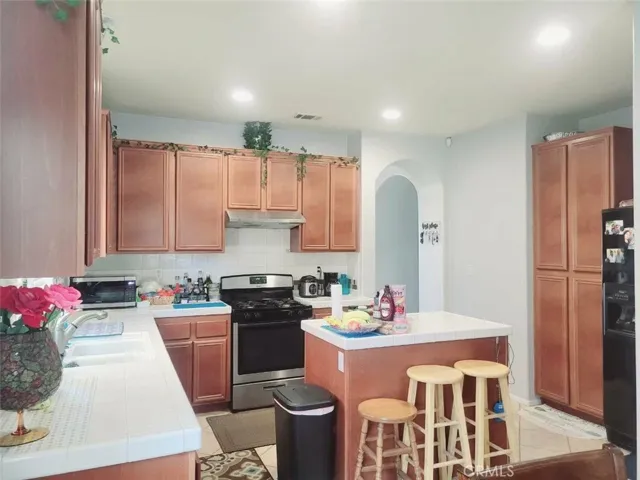 14326 Castle Peaks Street, Victorville, California 92394