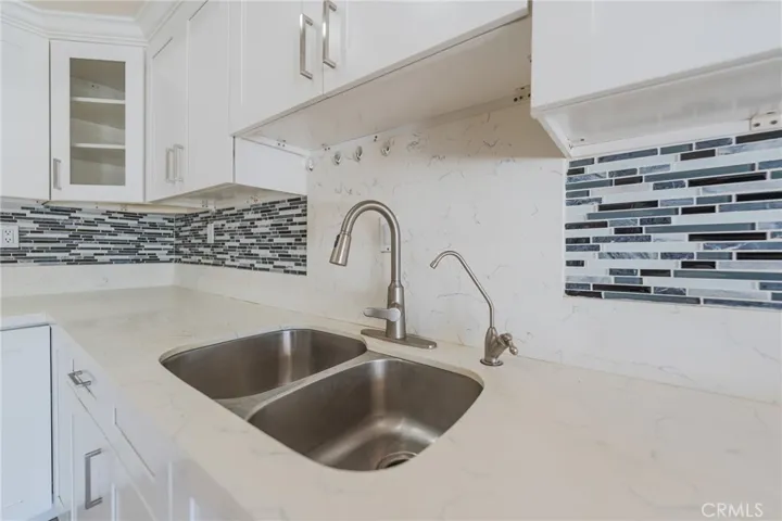 Huge Sink Backsplash