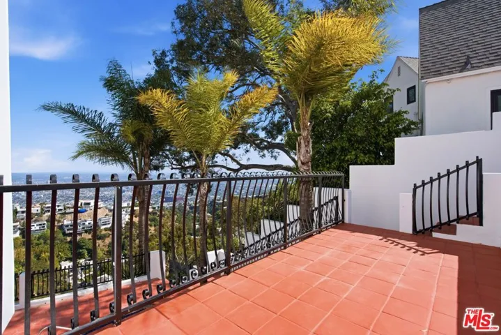 8908 Appian Way, Los Angeles, California 90046