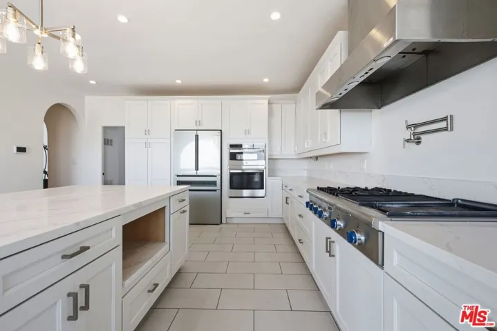 8908 Appian Way, Los Angeles, California 90046
