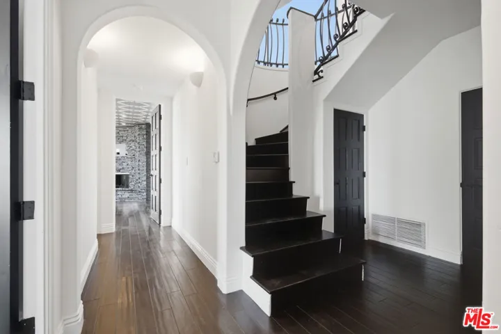 8908 Appian Way, Los Angeles, California 90046