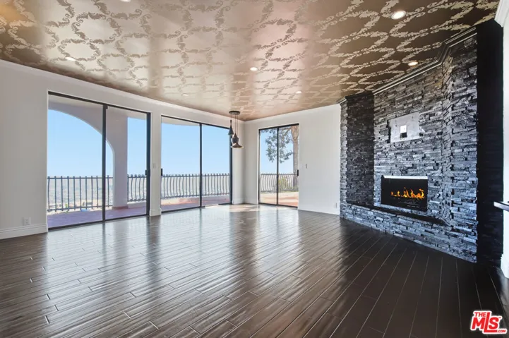 8908 Appian Way, Los Angeles, California 90046