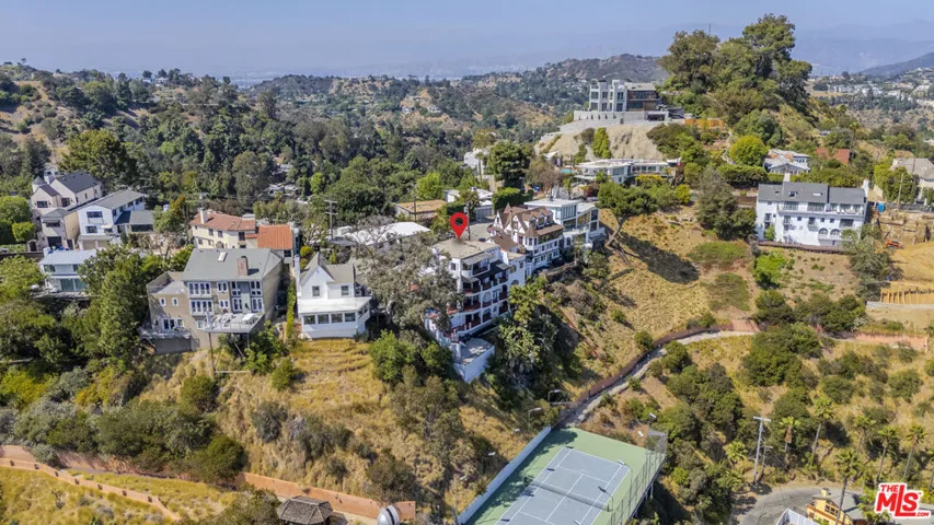8908 Appian Way, Los Angeles, California 90046