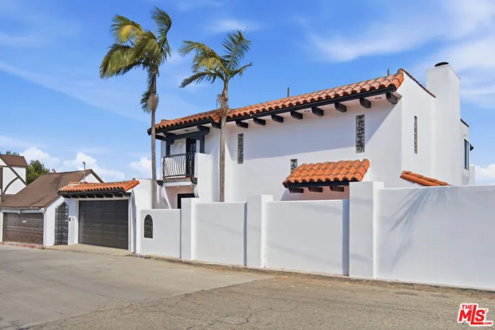 8908 Appian Way, Los Angeles, California 90046
