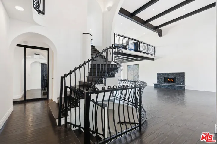 8908 Appian Way, Los Angeles, California 90046