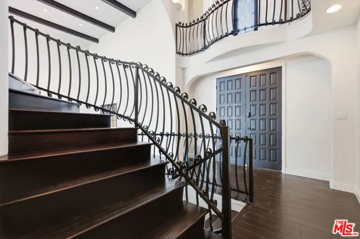 8908 Appian Way, Los Angeles, California 90046