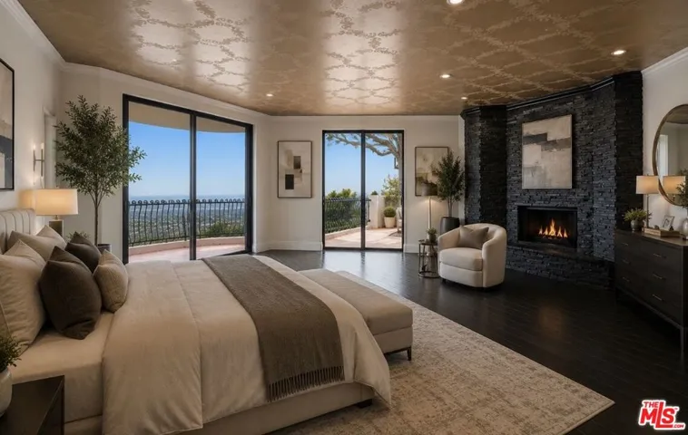8908 Appian Way, Los Angeles, California 90046