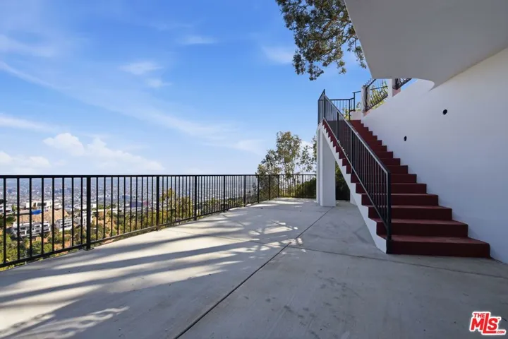 8908 Appian Way, Los Angeles, California 90046