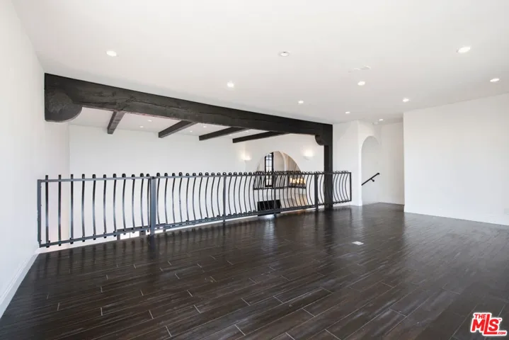 8908 Appian Way, Los Angeles, California 90046