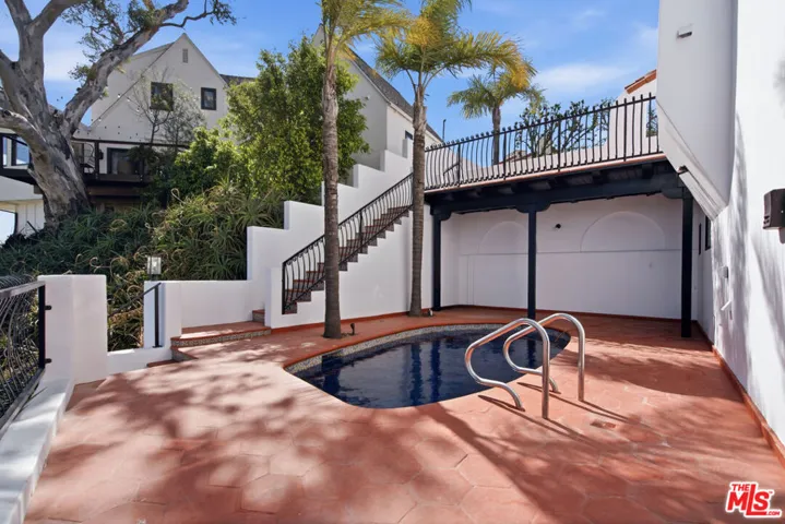 8908 Appian Way, Los Angeles, California 90046