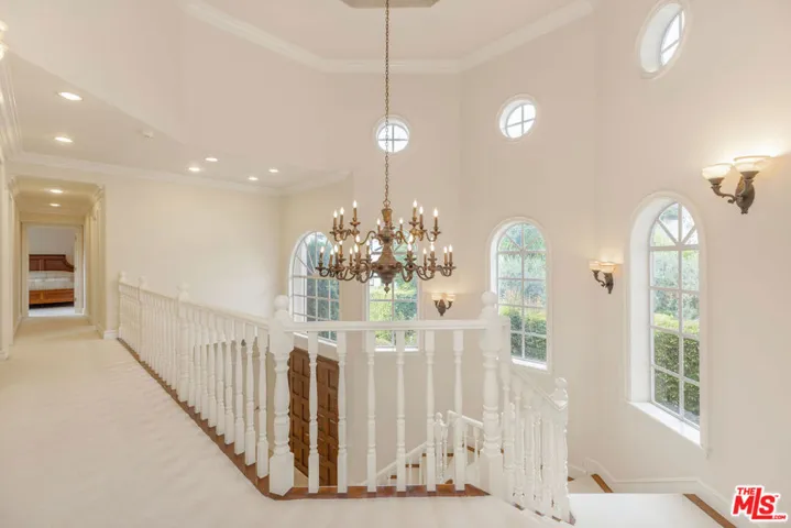 1922 Bel Air Road, Los Angeles, California 90077
