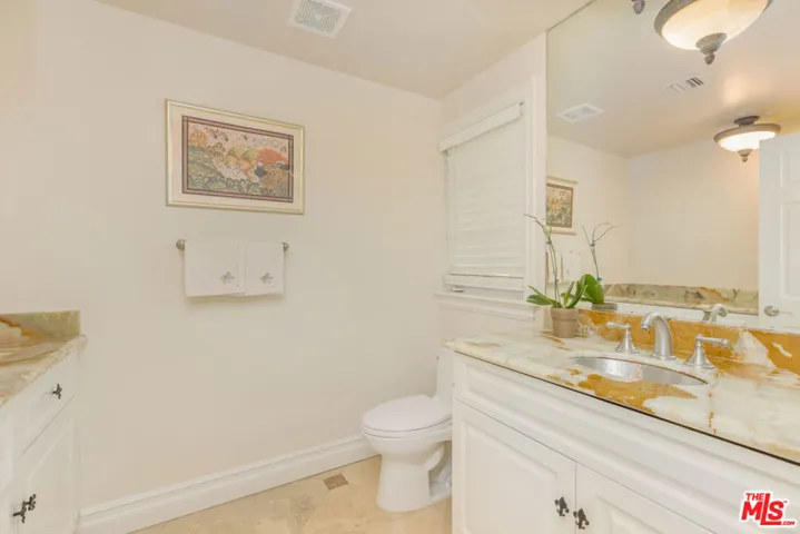 1922 Bel Air Road, Los Angeles, California 90077