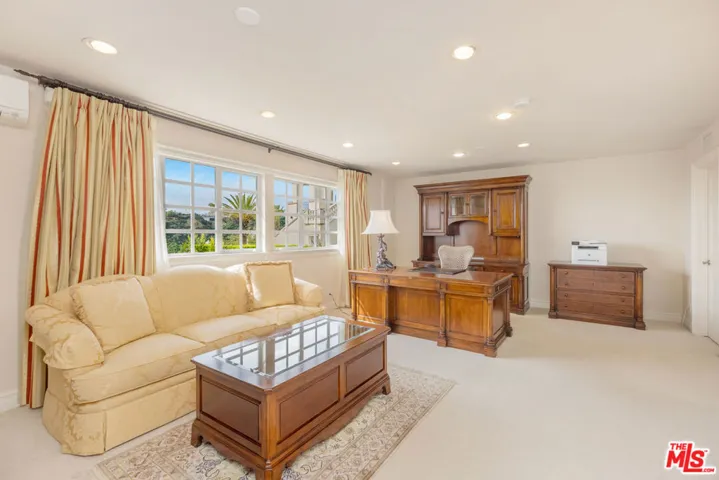 1922 Bel Air Road, Los Angeles, California 90077