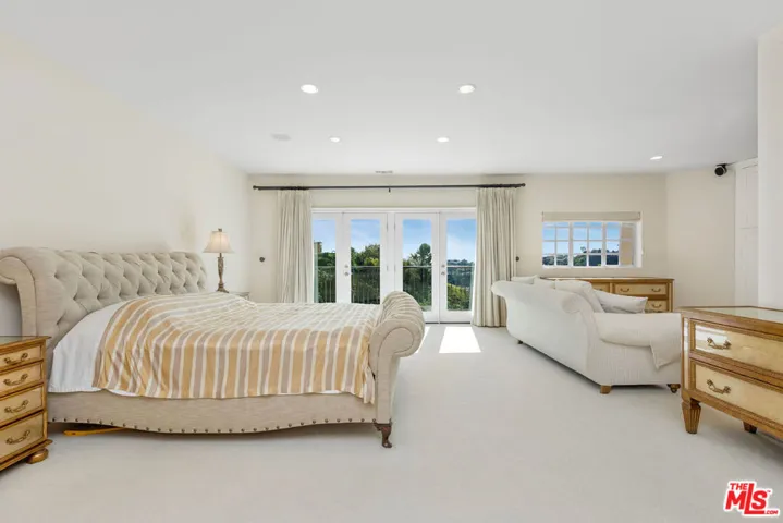 1922 Bel Air Road, Los Angeles, California 90077
