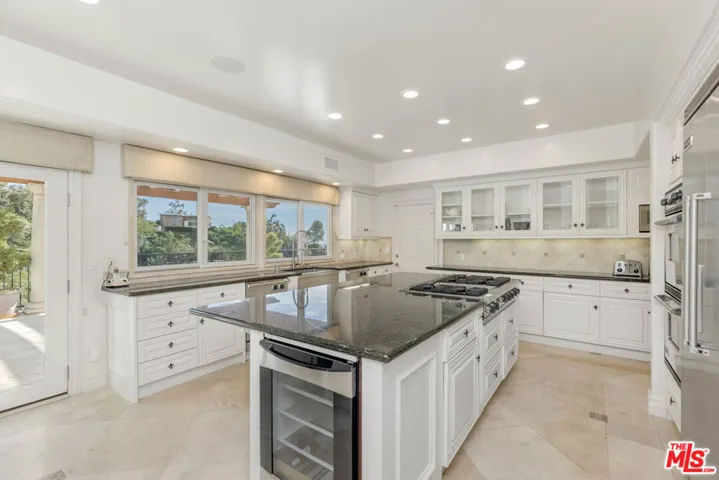 1922 Bel Air Road, Los Angeles, California 90077