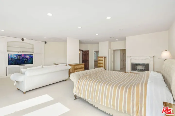 1922 Bel Air Road, Los Angeles, California 90077