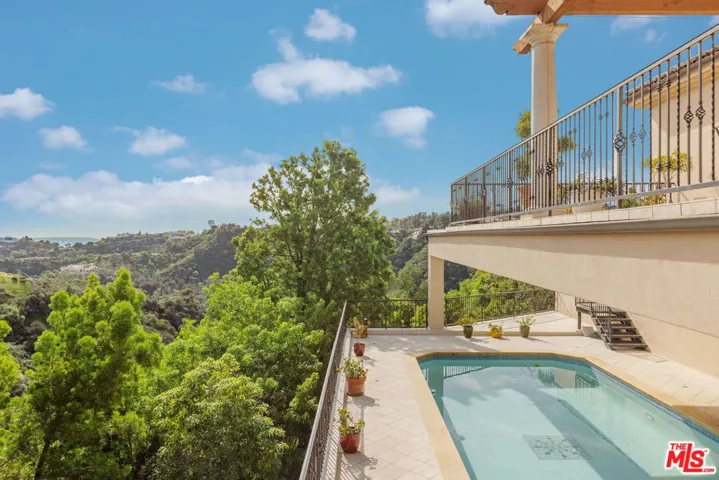 1922 Bel Air Road, Los Angeles, California 90077