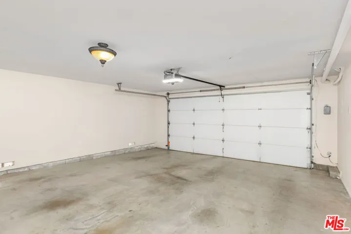 1922 Bel Air Road, Los Angeles, California 90077