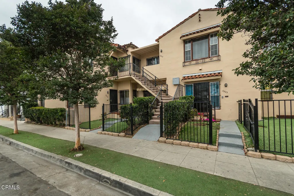 005_3201 W 21st St_GYP-MLS