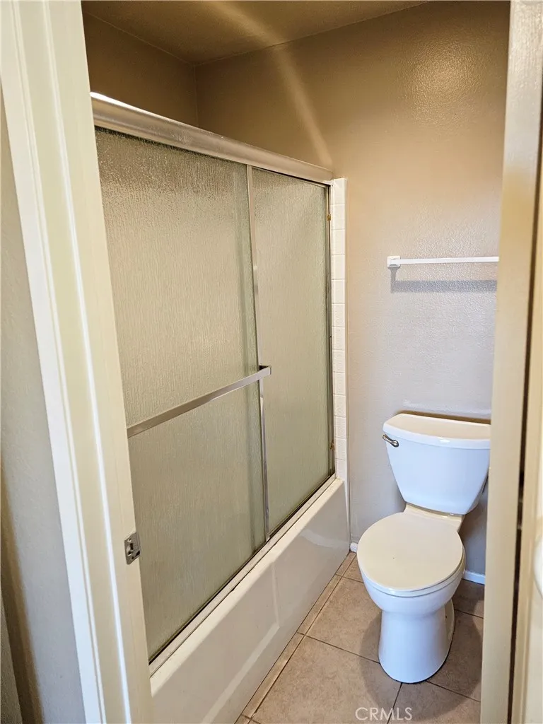 Bathroom 1C