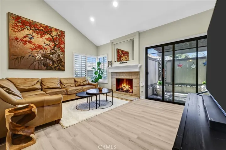 49 Pinewood, Irvine, California 92604
