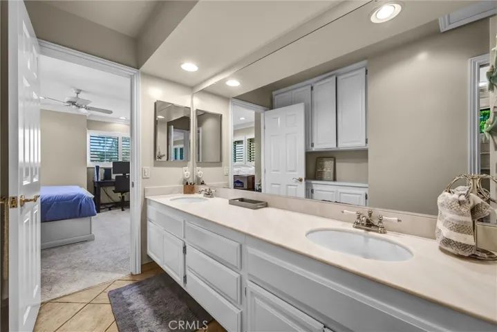 49 Pinewood, Irvine, California 92604