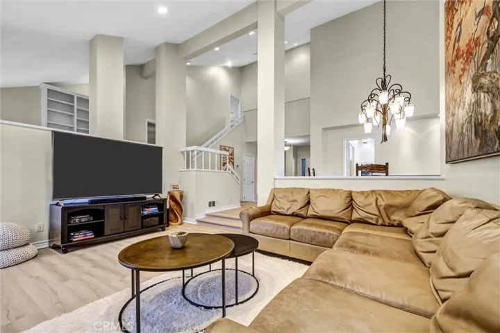 49 Pinewood, Irvine, California 92604