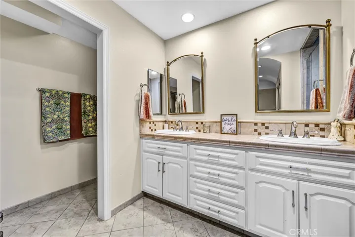 49 Pinewood, Irvine, California 92604