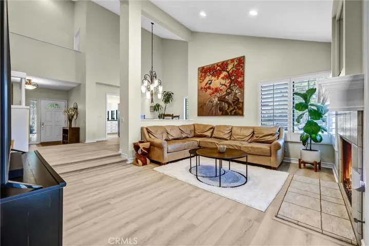 49 Pinewood, Irvine, California 92604