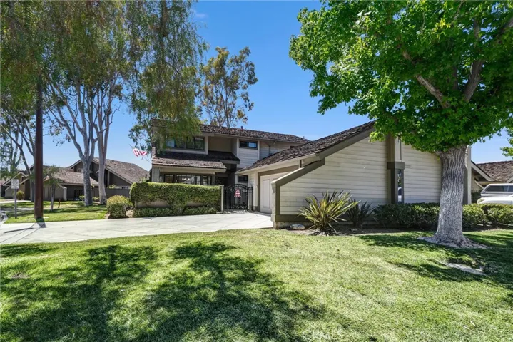 49 Pinewood, Irvine, California 92604