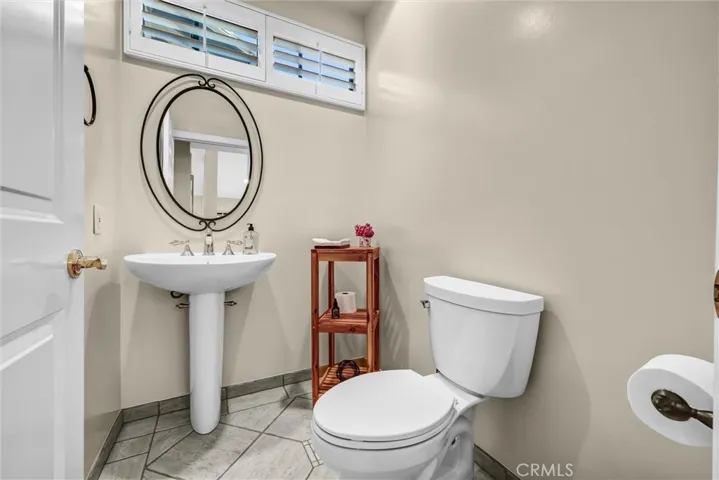 49 Pinewood, Irvine, California 92604