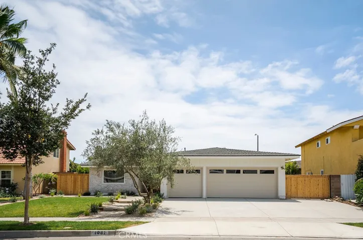 1081 Tulare, Costa Mesa, California 92626