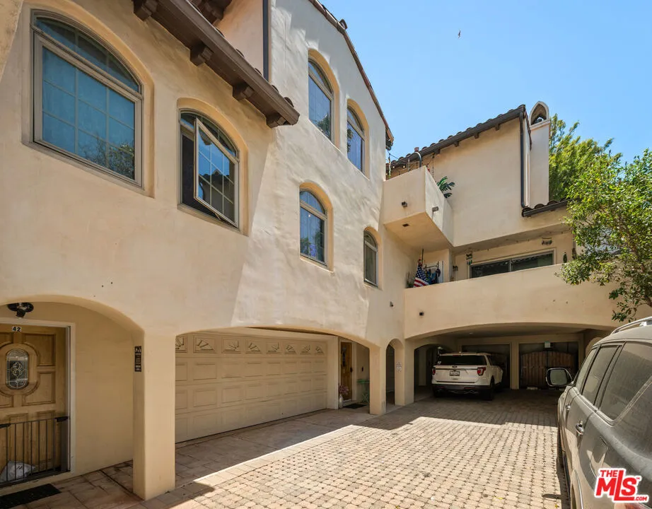 44 E Thompson Boulevard, Ventura, California 93001 — photo 4