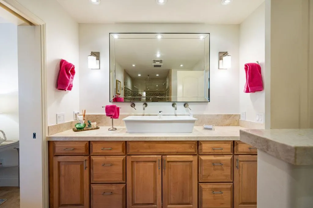 77-web-or-mls-KS_Vicente_Miller_0626_077