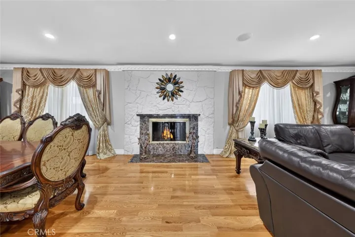 6415 Varna Avenue, Van Nuys, California 91401