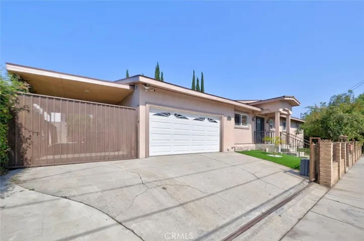 6415 Varna Avenue, Van Nuys, California 91401