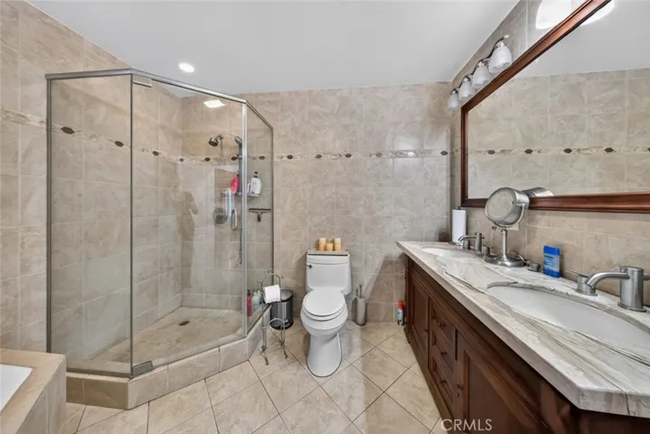 6415 Varna Avenue, Van Nuys, California 91401