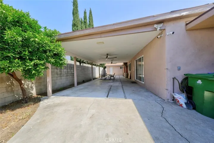 6415 Varna Avenue, Van Nuys, California 91401