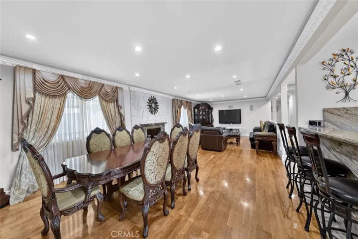 6415 Varna Avenue, Van Nuys, California 91401