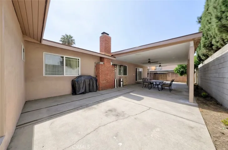 6415 Varna Avenue, Van Nuys, California 91401