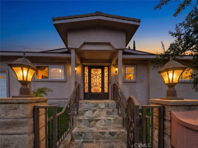 6415 Varna Avenue, Van Nuys, California 91401